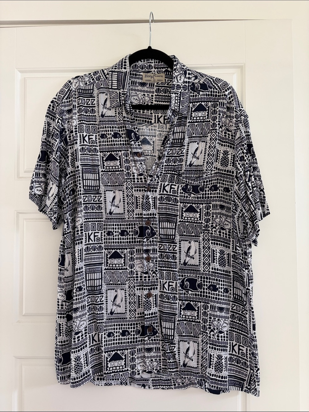 Kenny Flowers Navy & White Graphic Short-Sleeve Button-Up Shirt
